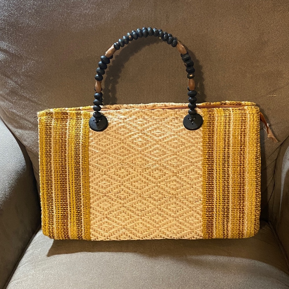 Vintage Woven Straw Handbag Beaded Wood Handle Tote